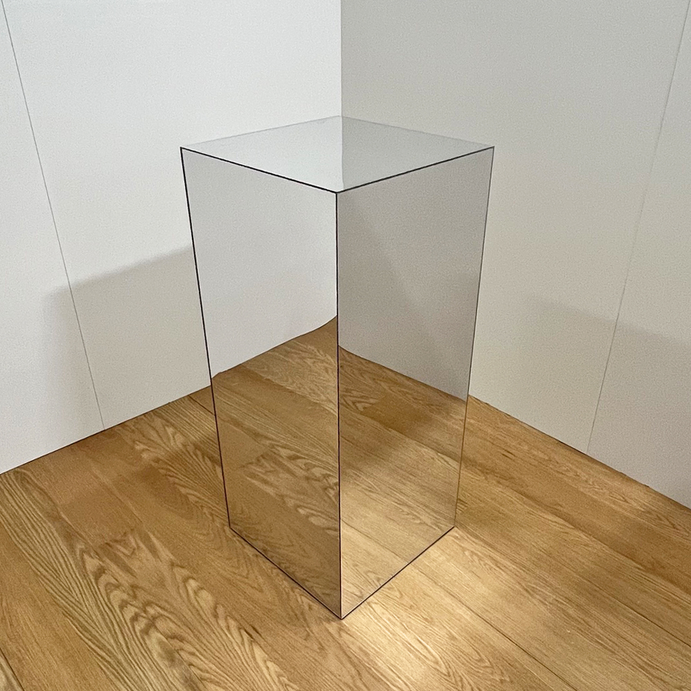 MIRROR PEDESTALS